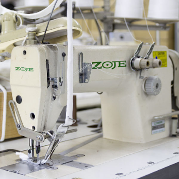 自動糸切本縫いミシン